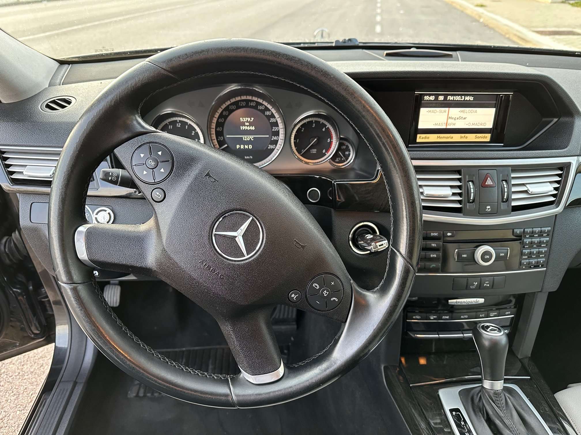Mercedes E220
